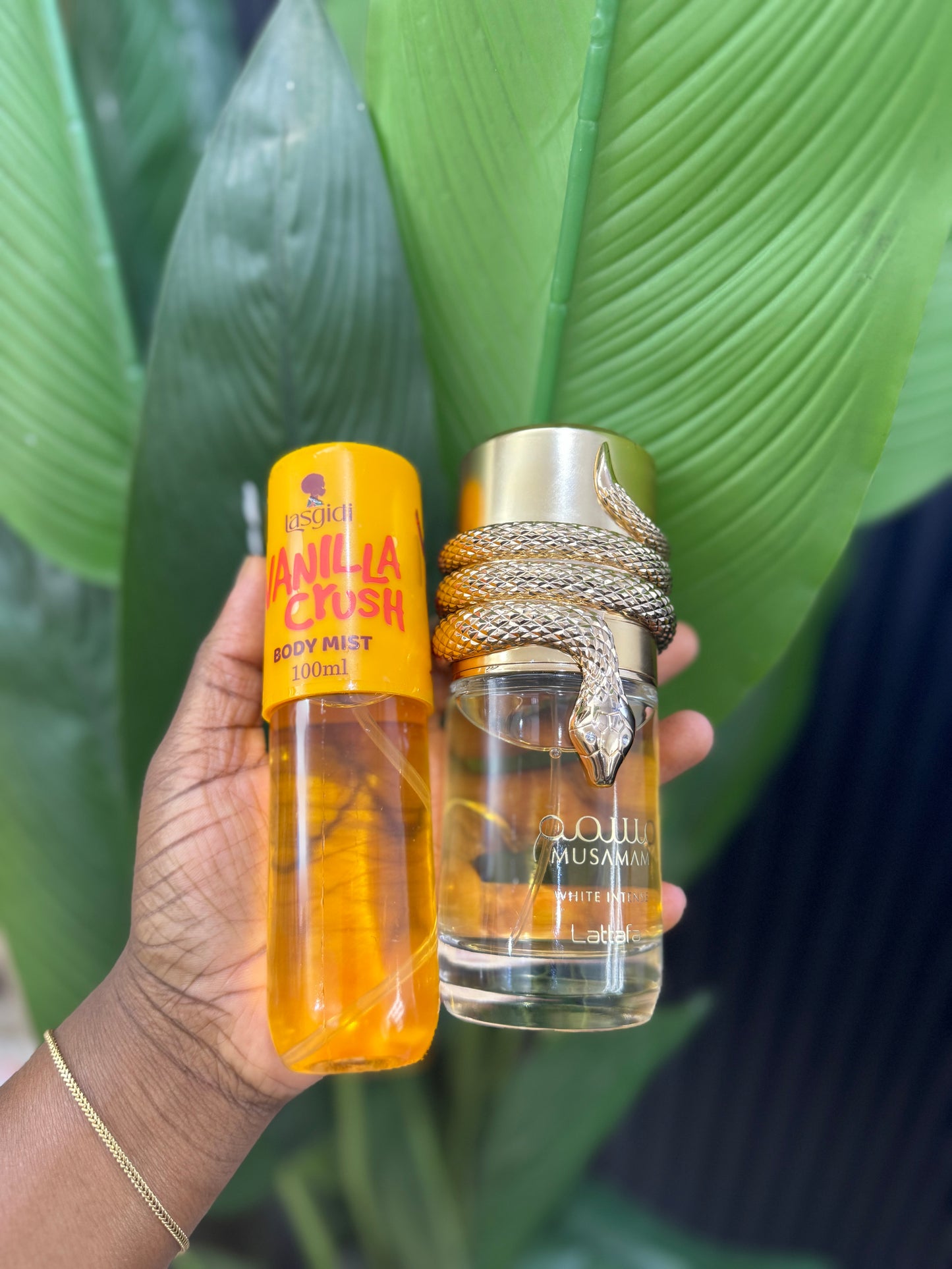 Musamam white combo for women